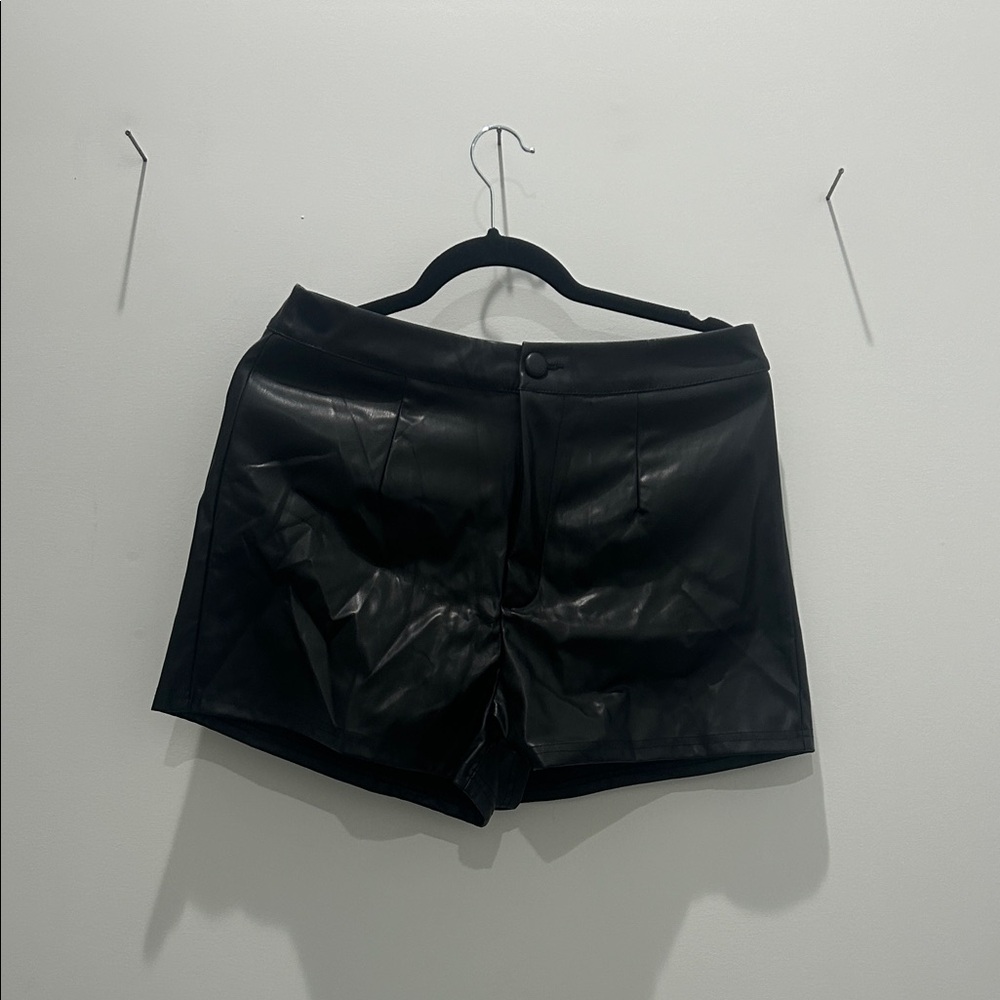 Lg pleather shorts